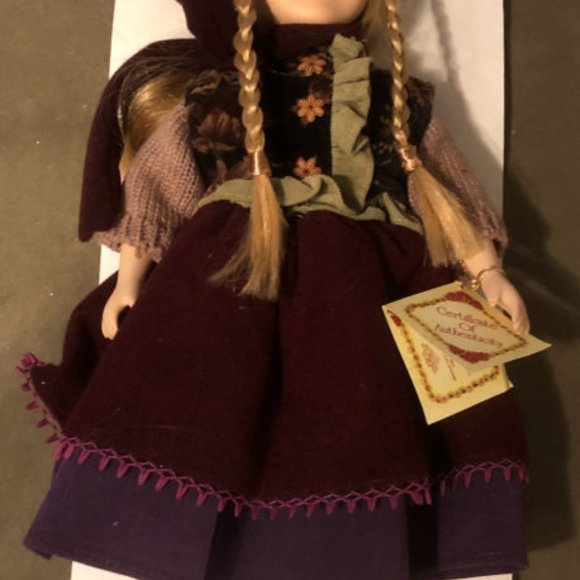 Donnatella De Roma Victorian Doll Collection 17" - Picture 2 of 8